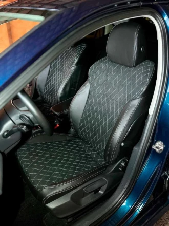 Чехлы на Skoda Octavia A8 (Шкода Октавия А8) из экокожи и алькантары ромб Sport 3