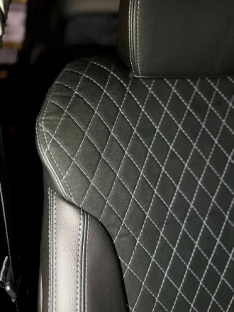 Чехлы на Skoda Octavia A8 (Шкода Октавия А8) из экокожи и алькантары ромб Sport 3