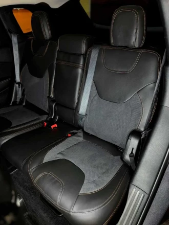 Чехлы на Jeep Cherokee KL (Джип Чироки КЛ) из экокожи и алькантары Comfort 3